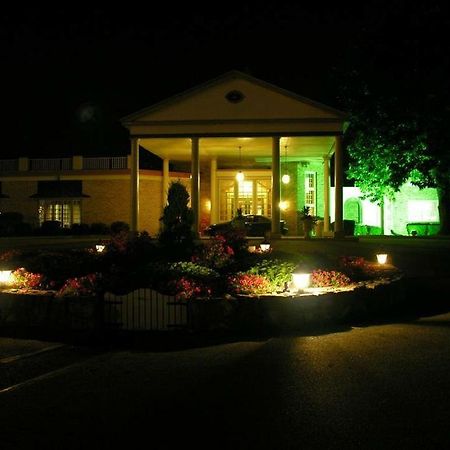 Hotel Carlisle & Embers Convention Center Exteriér fotografie